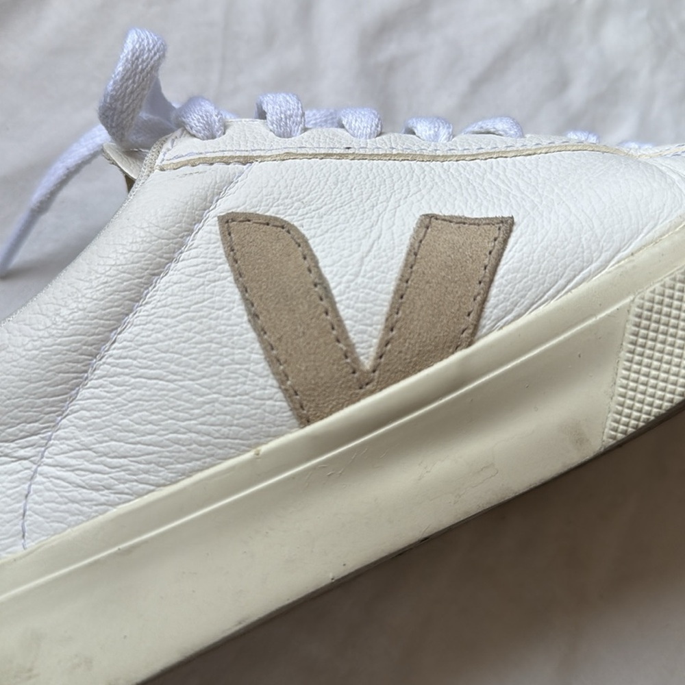 VEJA Women's Sneakers - Size: US-6/ EUR - 37 - Picture 17 of 17